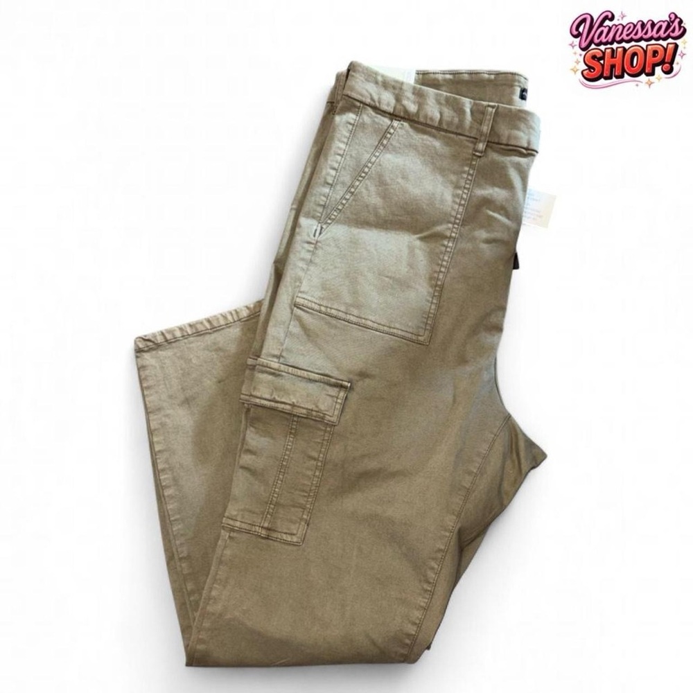 Black Tape Luna Super High Rise Slim Cargos!